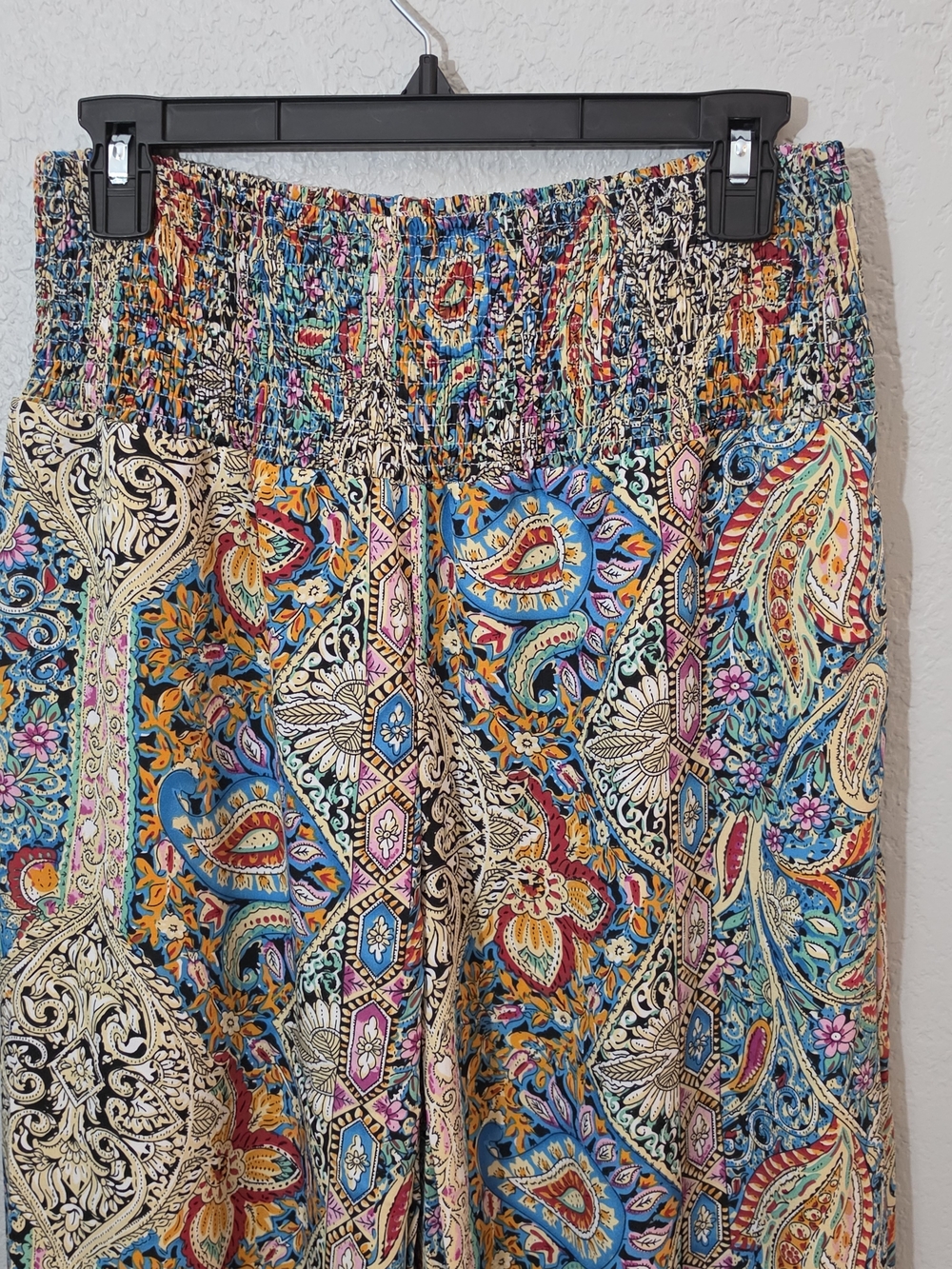 Cupshe Paisley Smocked Waist Tapered Leg Cover Up Pants Womens Medium NWOT - Picture 4 of 13